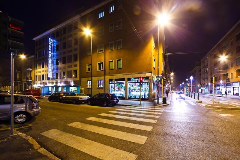 Autosole 2 Hotel Milano Exterior foto